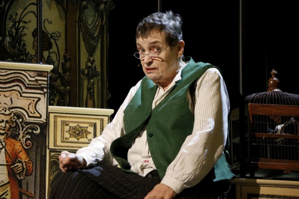 Katharina Thalbach during the photo rehearsal for SAUERKOHL AND MISDEEDS, a musical Wilhelm bush program in the comedy on Kurfürstendamm in the Ernst Reuter Hall in Berlin on 14.01.2026