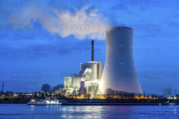 Cooling tower of the Duisburg-Walsum coal-fired power plant, operated by STEAG and EVN AG, 181 meters high, power plant block 10, water vapor cloud, on the site of the former Walsum coal mine, Duisburg, Rhine, Rhine ferries between Duisburg-Walsum and Rheinberg-Orsoy on the Lower Rhine, North Rhine-Westphalia, Germany