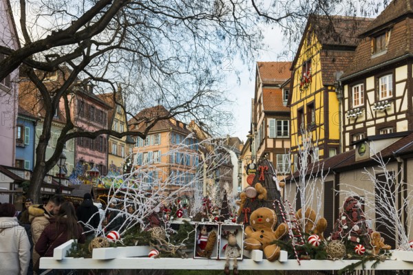 Christmas market, Old Town, Colmar, Haut-Rhin, Alsace, France