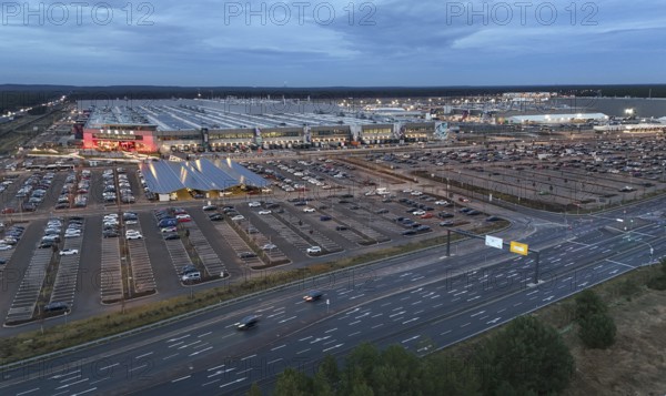Tesla Gigafactory at the blue hour, Grünheide, 19.12.2025, Grünheide, Brandenburg, Germany
