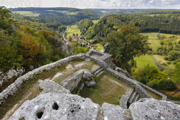 Castle ruins of Hohengundelfingen, ruins of a medieval hilltop castle, former headquarters of the Gundelfingen free noble family, Gundelfingen-Münsingen, Lautertal, Swabian Jura, Reutlingen district, Baden-Württemberg, Germany