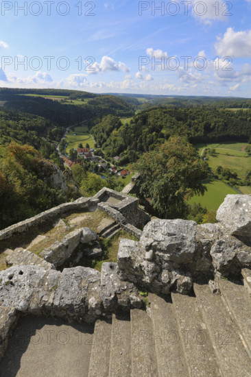 Castle ruins of Hohengundelfingen, ruins of a medieval hilltop castle, former headquarters of the Gundelfingen free noble family, Wolken, Gundelfingen-Münsingen, Lautertal, Swabian Jura, Reutlingen district, Baden-Württemberg, Germany