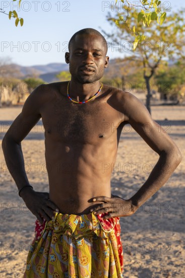 Portrait, man of the Hakaona tribe, also Havakona or Hakawona, near Opuwo, Kunene, Namibia