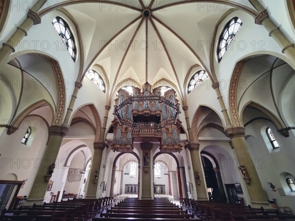 Pfarrkirche Sankt Blasius, interior view, Balve, Sauerland, North Rhine-Westphalia, Germany