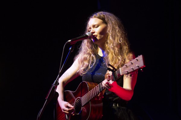 Magda NOVELS, concert as part of the record release tour for the album Vol.1 Shadow Work at Prachtwerk, Berlin, 07.12.2025