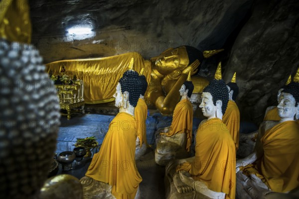 Cave with Buddha Statues, Tham Phra Non, Reclining Buddha Cave, Wat Ao Noi, Prachuap Khiri Khan, Prachuap Khiri Khan Province, Central Thailand, Thailand