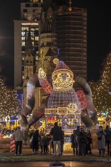 Christmas decoration, light decoration, in Berlin, Tauentzienstraße, view of the Memorial Church on Breitscheidplatz, Christmas market, Germany
