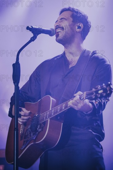 Max Giesinger live on People Tour 2025 in Berlin's Huxley's New World on 26.11.2025