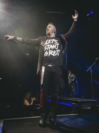 Singer Adam Gontier from Three Days Grace live on tour 25 at Berlin's Tempodrom on 19.11.2025