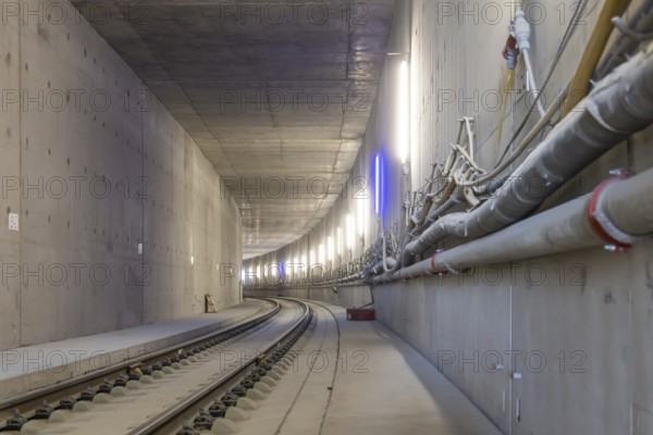 Construction work on the airport tunnel at the airport tunnel. The last few meters of solid road are concreted. This means that all long-distance railway tracks of Project S21 have been laid. Stuttgart, Baden-Württemberg, Germany