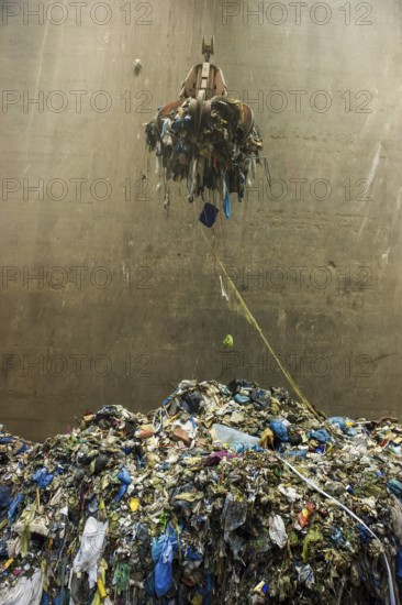 Garbage, household waste, waste separation, waste incineration, waste incineration plant, energy, TREA, Eschbach, Breisgau, Baden-Württemberg, Germany