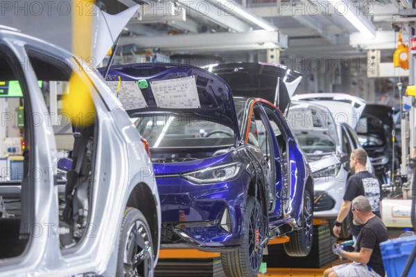 Electric car production in the assembly halls of VW in Zwickau, Zwickau, Saxony, Germany