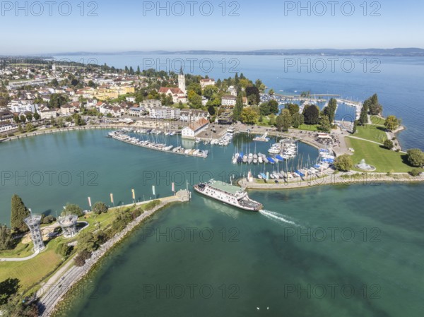Harbour area, ferry port, marina, marina of Romanshorn with Seepark and the incoming ferry MF Friedrichshafen, ferry connection Romanshorn, Friedrichshafen, aerial view, Lake Constance, Canton Thurgau, Switzerland