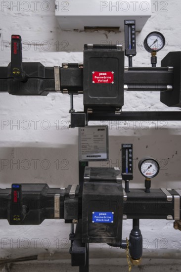 Transfer of district heating in a cellar in Düsseldorf, Germany