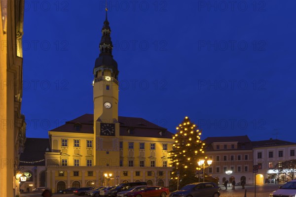 Evening atmosphere with 17th century town hall and illuminated Christmas tree, Bautzen, Upper Lusatia, Saxony, Germany