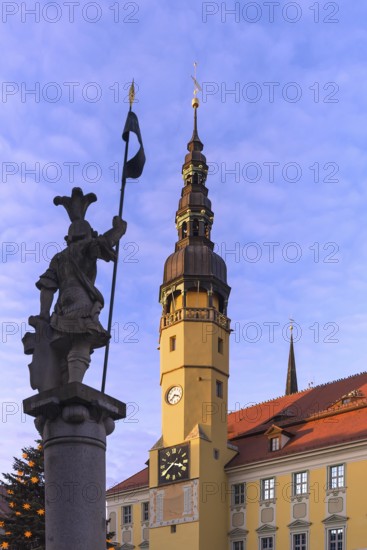 Town Hall, 17th century, in front fountain statue Ritschmann, Bautzen, Upper Lusatia, Saxony, Germany