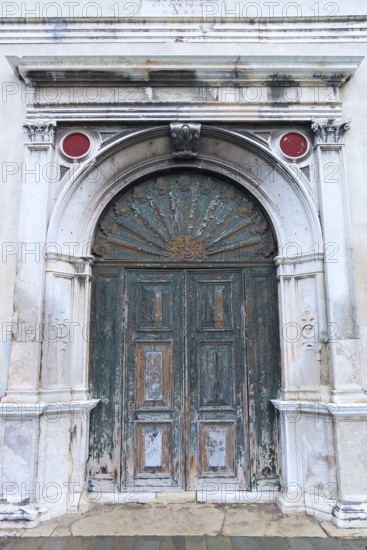 Front door of the Chiesa Dello Spirito Santo, 17th century, Venice, Veneto, Italy
