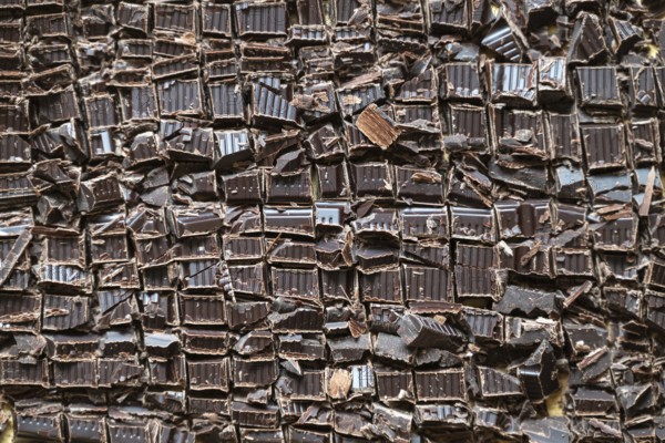 Chopped chocolate into small pieces