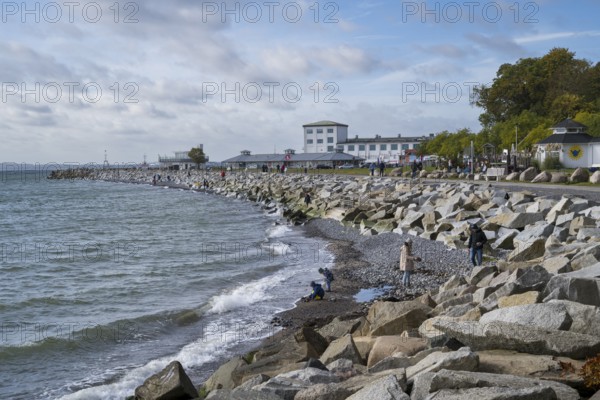 Large stones on the shore, behind the city harbor, Sassnitz, Rügen, island, Baltic Sea, Mecklenburg-Western Pomerania, Germany
