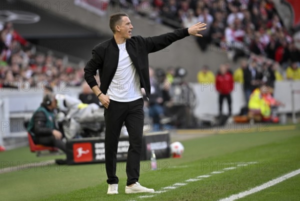 Coach coach Daniel farmer VfL Wolfsburg gesture on the sidelines soccer Bundesliga, MHPArena, MHP Arena Stuttgart, Baden-Württemberg, Germany