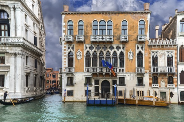 Palazzo Corner-Contarini dei Cavalli, built in 1445, on the Grand Canal, Venice, Veneto, Italy