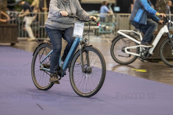 Test drives of new bikes at the public trade fair Fahrrad Essen, in the halls of Messe Essen, retailers and manufacturers show everything about bicycles, e-bikes, accessories, Tenways Bike, North Rhine-Westphalia, Germany