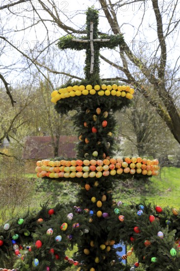 Osterbrunnen an der Aufseßquelle in Königsfeld, Franconian Switzerland, Bamberg district, Upper Franconia, Bavaria, Germany