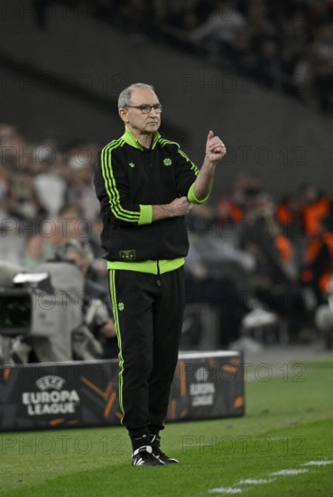 Coach coach Martin O'Neill Celtic Glasgow FC on the sidelines gesture gesture soccer UEFA Europa League, MHPArena, MHP Arena Stuttgart, Baden-Württemberg, Germany