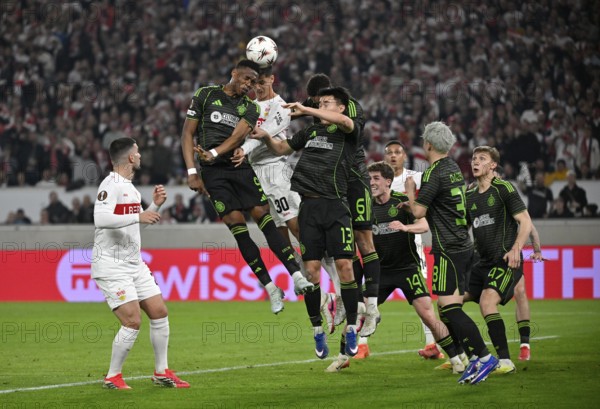 Penalty area scene, goal area scene header duel duel action Jose Maria Chema Andres Baixauli VfB Stuttgart (30) v Junior Adamu Celtic Glasgow FC (09) Hyunjun Yang Celtic Glasgow FC (13) Auston Trusty Celtic Glasgow FC (06) hatch McCowan Celtic Glasgow FC (14) Daizen Maeda Celtic Glasgow FC (38) Dane Murray Celtic Glasgow FC (47) Football UEFA Europa League, MHPArena, MHP Arena Stuttgart, Baden-Württemberg, Germany