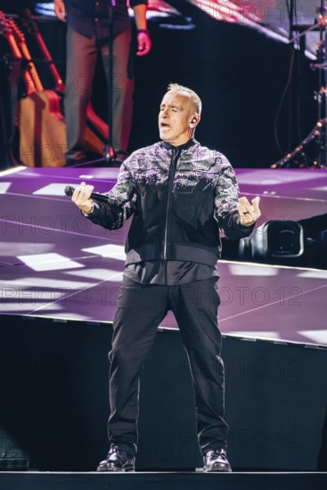 Eros Ramazzotti live on Una Storia Importante - World Tour in the Munich Olympic Hall on 25.02.2026