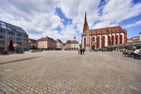 Marienkapelle, chapel, Gothic style, square, general architecture, modern buildings, residential and commercial buildings, maypole, catering, outdoor areas, pedestrian zone, pedestrians as a secondary motif, blue sky, cumulus clouds, market square, Unterer Markt, Würzburg, Lower Franconia, district-free city, Bavaria, Germany