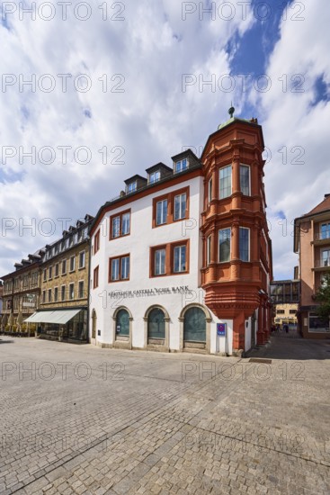 Fürstlich Castellsche Bank, Credit-Casse AG, residential and commercial building, historic commercial building with tower, general architecture, outdoor area of a restaurant, façade with windows and awning, dormer windows, square, alleyway, pedestrian zone, blue sky, cumulus clouds, intersection between market square, Langgasse, Gressengasse and Rückermainstraße, Würzburg, Lower Franconia, district-free city, Bavaria, Germany
