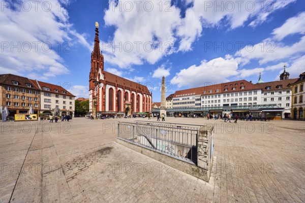 Marienkapelle, chapel, obelisk fountain, obelisk, mussel limestone, access to the underground car park, stainless steel railing, maypole, city center, pedestrian zone, general architecture, residential buildings and commercial buildings, square, pedestrians as a secondary motif, blue sky, cumulus clouds, Unterer Markt, Würzburg, Lower Franconia, district-free city, Bavaria, Germany