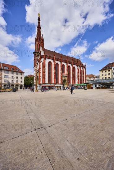 Marienkapelle, chapel, Gothic style, maypole, pedestrian zone, city center, general architecture, pedestrians as secondary motif, blue sky, cumulus clouds, marketplace square, Unterer Markt, Würzburg, Lower Franconia, district-free city, Bavaria, Germany