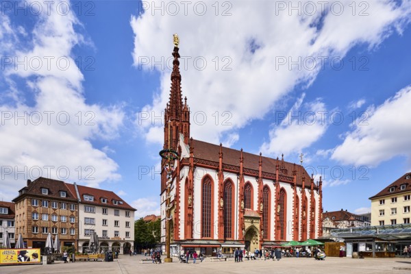 Marienkapelle, chapel, Gothic style, maypole, pedestrian zone, city center, general architecture, pedestrians as secondary motif, blue sky, cumulus clouds, marketplace square, Unterer Markt, Würzburg, Lower Franconia, district-free city, Bavaria, Germany