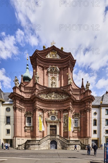 Neumünster church, baroque style, general architecture, pedestrian zone, city center, blue sky, cumulus clouds, Kürschnerhof street, Würzburg, Lower Franconia, district-free city, Bavaria, Germany