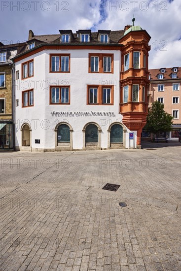 Fürstlich Castellsche Bank, Credit-Casse AG, historic commercial building with tower, residential building and commercial building, general architecture, façade with windows, dormers, city center, square, alleyway, chapel, blue sky, cumulus clouds, intersection between market square, Langgasse, Gressengasse and Rückermainstraße, Würzburg, Lower Franconia, district-free city, Bavaria, Germany