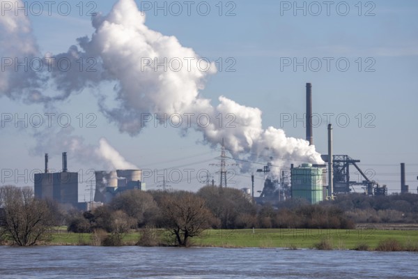 Backdrop of the HKM steelworks, Krupp-Mannesmann steel mill, blast furnaces, gasometer, coking plant extinguishing tower, gas power plant, cooling towers, North Rhine-Westphalia, Duisburg, Germany