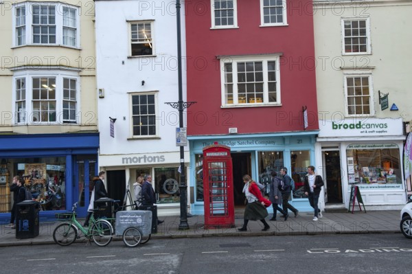 Oxford, England, UK. February 2nd, 2020 Shops and shopping along Broad Street, Oxford City Center, England UK