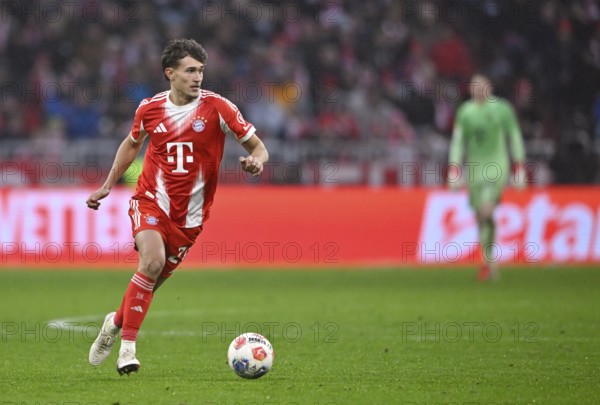 Tom Bischof FC Bayern Munich FCB (20) Action on the ball Rain, Football Bundesliga, Allianz Arena, Munich, Bavaria, Germany