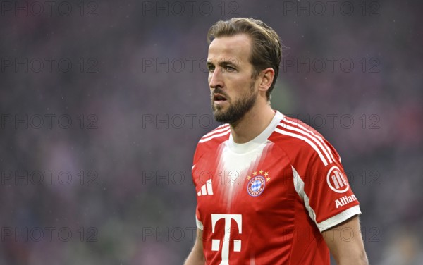 Harry Kane FC Bayern Munich FCB (09) portrait Rain, Football Bundesliga, Allianz Arena, Munich, Bavaria, Germany