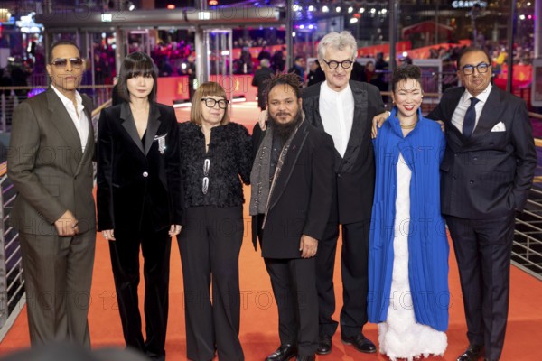 Reinaldo Marcus Green, Bae Doona, Ewa Puszczynska, Min Bahadur Bham, Wim Wenders, Hikari, Shivendra Singh Dungarpur on the Red Carpet in front of the closing gala of the 76th Berlinale at the Theater am Potsdamer Platz Berlin on 21.02.2026. The 76th Berlin International Film Festival will take place from February 12 to 22, 2026
