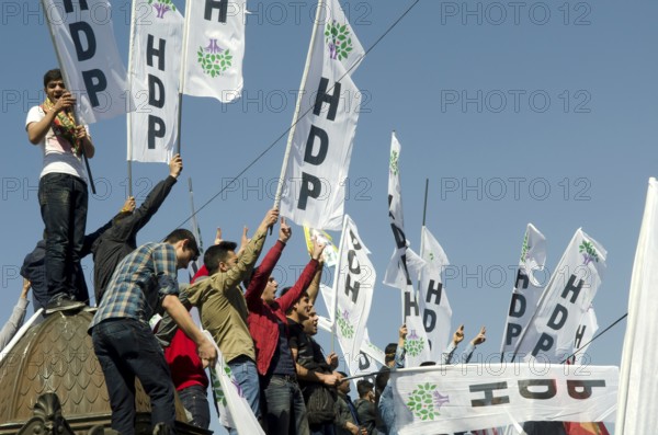 Istanbul, Turkey. April 12th 2015 Kurdish supporters of the HDP party at a political rally in Kadikoy, Istanbul, Turkey