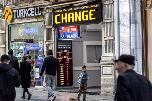 Istanbul, Turkey. November 9th 2022 A Turkish currency exchange office in Istiklal Street during an economic and financial crisis in Turkey