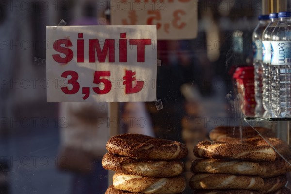 Istanbul, Turkey. January 5th 2022 Turkish Simit for sale at 3.50 Lira. Rising inflation and currency exchange issues mean staple foods are rising in price during a financial crisis in Turkey