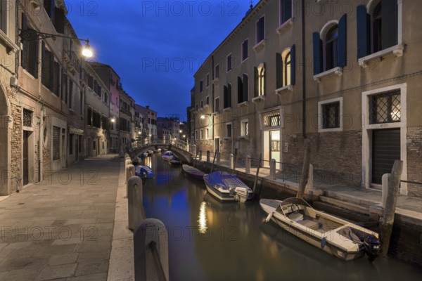 Quiet evening mood on a side canal in the Dorsodoro district, Venice, Veneto, Italy