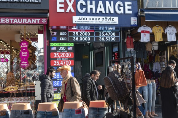 Istanbul, Turkey 9th January 2025 A Turkish currency exchange office in a busy shopping street near the Grand Bazaar in Istanbul, Turkey