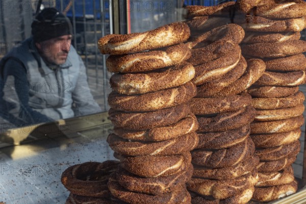 Istanbul, Turkey. January 7th 2025. A street stall selling the most popular street food in Turkey, Simit, circular bread, typically encrusted with sesame seeds often referred to as the Turkish Bagel