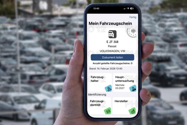 Symbolic image, digital vehicle license, in the i-car app of the Federal Motor Transport Authority, the paper motor vehicle license has been available in digital form on the authority's smartphone app since the end of 2025 and replaces the paper certificate, all vehicle data and owner data are stored there