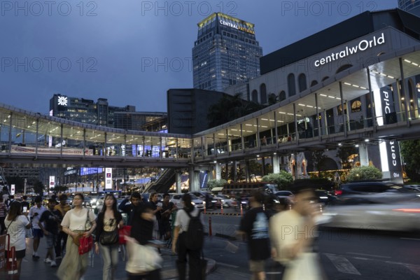 Bangkok, Thailand. March 26th 2025. Busy crowds around the Central World shopping mall in Siam Square, one of Bangkok's popular shopping districts. Thailand